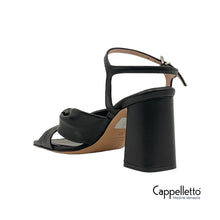Carica l'immagine nel visualizzatore di Gallery, Sandalo Nappa Nera 3620