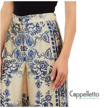 Carica l'immagine nel visualizzatore di Gallery, Pantaloni con Stampa Foulard CA6230