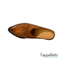 Carica l'immagine nel visualizzatore di Gallery, Sabot Texano Crust Bruno Velour