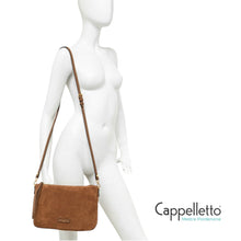 Carica l'immagine nel visualizzatore di Gallery, NORA Pouch Suede Caramel