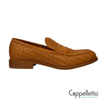 Carica l'immagine nel visualizzatore di Gallery, Mocassino Donna Nappa Intrecciata Cuoio