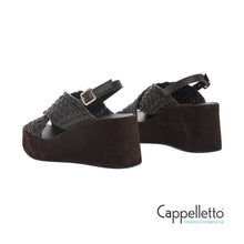 Carica l'immagine nel visualizzatore di Gallery, CAMILA Sandali con Zeppa in Nappa Caffè