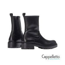 Carica l'immagine nel visualizzatore di Gallery, GUIDO Tronchetto Suola Track in Pelle Nera