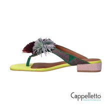 Carica l'immagine nel visualizzatore di Gallery, POM POM T-BAR Flat Suede Multi