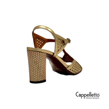 Carica l'immagine nel visualizzatore di Gallery, BESSY Sandalo T Champagne
