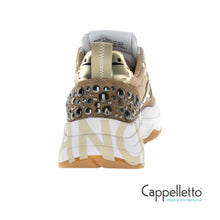 Carica l'immagine nel visualizzatore di Gallery, CLUB105 Sneaker Donna Suede/Studs Brown-Beige