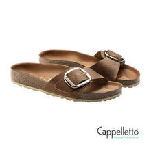 Carica l'immagine nel visualizzatore di Gallery, Madrid Big Buckle Oiled Leaher Cognac