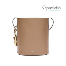 Carica l'immagine nel visualizzatore di Gallery, ROXIE S Bucket Bag Toffee