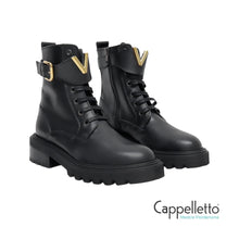 Carica l'immagine nel visualizzatore di Gallery, Anfibio con Patta V Oro 4463