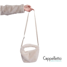 Carica l'immagine nel visualizzatore di Gallery, CHERYL Borsetta EcoPelliccia CrossBody Betulla
