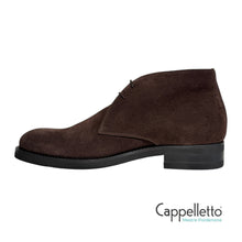 Carica l'immagine nel visualizzatore di Gallery, AREZZO Desert Boot in Suede Calf Cigar