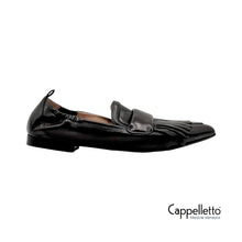 Carica l'immagine nel visualizzatore di Gallery, GRACE Mocassino Asport Bordeaux con Frangia