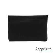 Carica l'immagine nel visualizzatore di Gallery, BRENDA Pochette in Pelle Martellata Nera