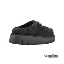 Carica l'immagine nel visualizzatore di Gallery, Bounce Clog Metal Logo Black