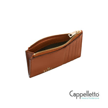 Carica l'immagine nel visualizzatore di Gallery, CAMELIA M Zipped Card Case Cognac