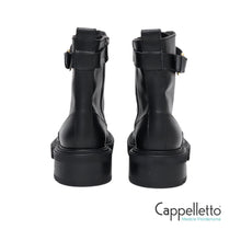 Carica l'immagine nel visualizzatore di Gallery, Anfibio con Patta V Oro 4463