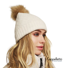 Carica l'immagine nel visualizzatore di Gallery, MARTI Berretto in Maglia con PomPon Betulla