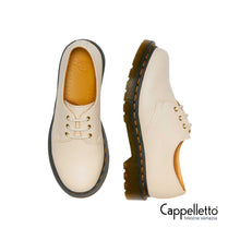 Carica l'immagine nel visualizzatore di Gallery, 1461 3Eye Shoe Donna Parchment Beige Virginia