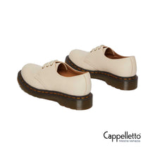 Carica l'immagine nel visualizzatore di Gallery, 1461 3Eye Shoe Donna Parchment Beige Virginia