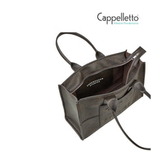 Carica l'immagine nel visualizzatore di Gallery, CPH 16 Bag in Pelle Reciclata Vintage Marrone
