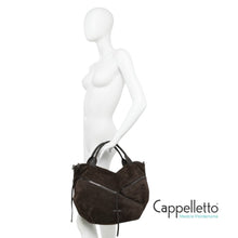 Carica l&#39;immagine nel visualizzatore di Gallery, SHANIA Borsa con Manici e Zip in Pelle Scamosciata Moka
