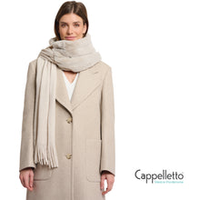 Carica l&#39;immagine nel visualizzatore di Gallery, VLIEN Sciarpa con Dettaglio in EcoPelliccia Betulla
