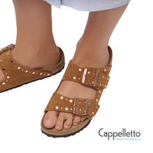 Carica l'immagine nel visualizzatore di Gallery, ARIZONA Donna Rivet Mink Suede
