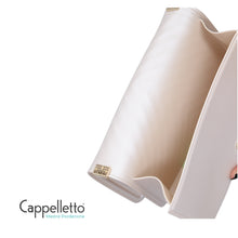 Carica l'immagine nel visualizzatore di Gallery, FLAT M Borsa a Spalla Beige/Gold
