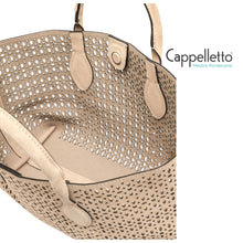 Carica l'immagine nel visualizzatore di Gallery, MASHUP Borsa Media in Suede Laserato Nude
