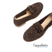 Carica l'immagine nel visualizzatore di Gallery, DALMA Mocassino Suede Chocolate
