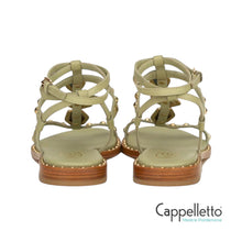 Carica l&#39;immagine nel visualizzatore di Gallery, PENNY 03 Sandalo Flat Borchie Verde Salvia
