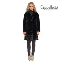 Carica l&#39;immagine nel visualizzatore di Gallery, GEESJE Cappotto Monopetto in EcoPelliccia Nero
