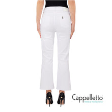 Carica l'immagine nel visualizzatore di Gallery, Jeans Bootcut a Vita Alta Bianco UA6040
