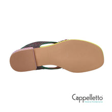Carica l'immagine nel visualizzatore di Gallery, POM POM T-BAR Flat Suede Multi
