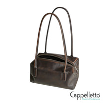 Carica l'immagine nel visualizzatore di Gallery, CPH 521 Baguette Bag Vintage Leather Brown
