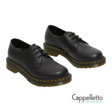 Carica l'immagine nel visualizzatore di Gallery, Scarpa Oxford 1461 Donna Black Virginia
