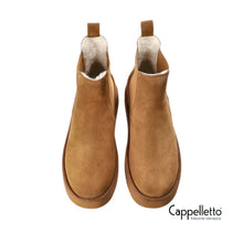 Carica l&#39;immagine nel visualizzatore di Gallery, 258 Suede Chelsea Boot Donna Cognac
