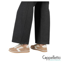 Carica l'immagine nel visualizzatore di Gallery, THAMES Donna in Camoscio Sabbia e Logo in Pelle Bianca
