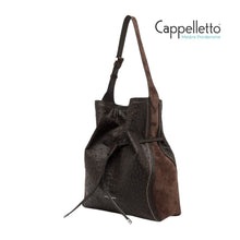 Carica l'immagine nel visualizzatore di Gallery, SIENNA Borsa in Pelle Stampa Struzzo e Suede Espresso
