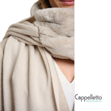 Carica l&#39;immagine nel visualizzatore di Gallery, VLIEN Sciarpa con Dettaglio in EcoPelliccia Betulla
