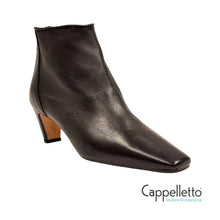 Carica l'immagine nel visualizzatore di Gallery, Stivaletto in Nappa Nera S475
