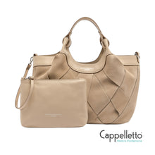 Carica l'immagine nel visualizzatore di Gallery, DUA Borsa Media in Suede Nude
