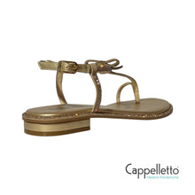 Carica l&#39;immagine nel visualizzatore di Gallery, ERIN Sandalo Gioiello Flat Oro
