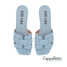 Carica l'immagine nel visualizzatore di Gallery, Mules Flat in Suede Celeste
