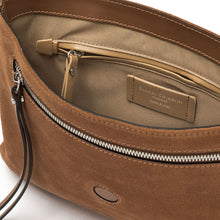 Carica l'immagine nel visualizzatore di Gallery, ELISA Borsa in Suede Caramel + Borchie
