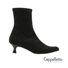 Carica l'immagine nel visualizzatore di Gallery, ZETINA Stivaletto EcoCamoscio Nero
