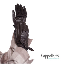 Carica l'immagine nel visualizzatore di Gallery, SEMIRA Guanti in Pelle con Fiocco Caffè
