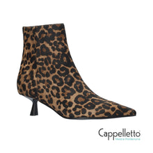 Carica l'immagine nel visualizzatore di Gallery, SAKURA Booties 40 in Cavallino Maculato
