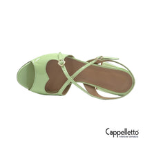 Carica l&#39;immagine nel visualizzatore di Gallery, Sandalo in Vernice Ambrosia
