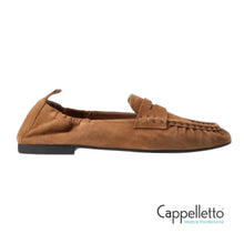 Carica l'immagine nel visualizzatore di Gallery, CPH 885 Loafer Donna Suede New Brown
